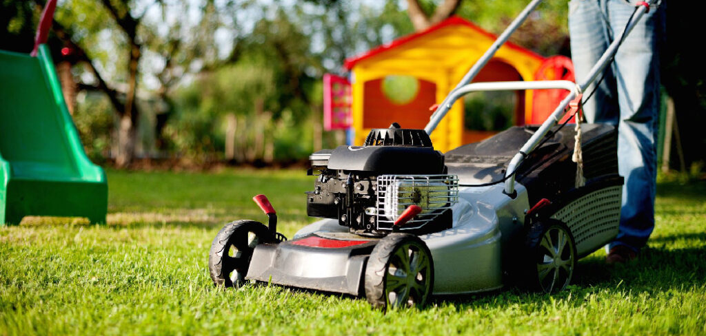 How to Clean a Lawn Mower Engine