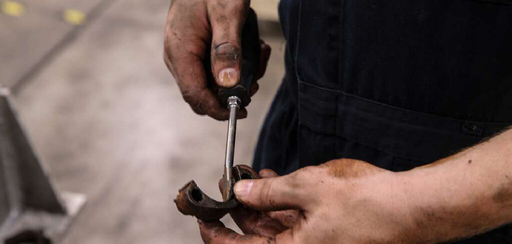 How to Clean a Screwdriver